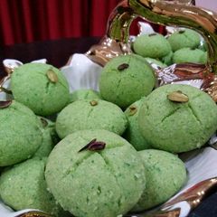 A picture of Pistachio cookies.