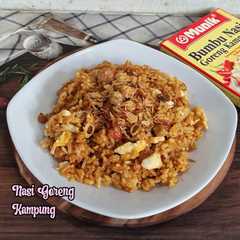 A picture of Nasi goreng kampung.