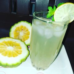 A picture of Grapefruit drink.
