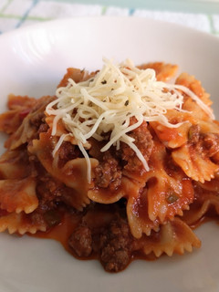 Una foto de Lazos al pisto con carne especiada