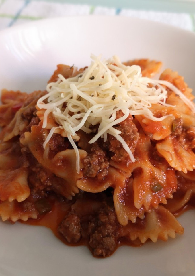 Una foto de Lazos al pisto con carne especiada