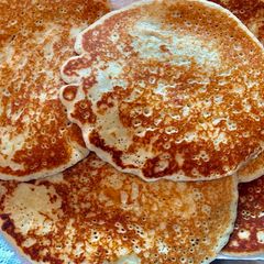 A picture of Pancakes (vibibi).