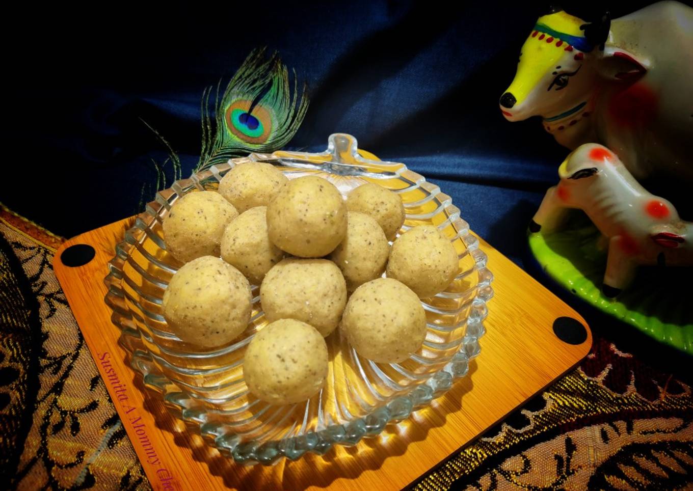 Magaj Ladoo (Wheat flour ladoos)