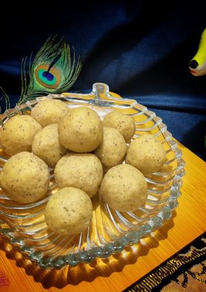 A picture of Magaj Ladoo (Wheat flour ladoos).