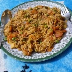 A picture of Atta noodles with full veggies.