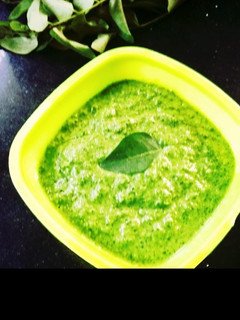 हरी चटनी (Hari chutney recipe in Hindi) रेसिपी मुख्य फोटो