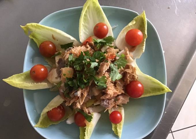 Salade d endives au maquereau pommes tomates cerises et coriandre