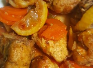 Una foto de Pollo de corral en tajine