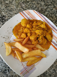 Una foto de Pollo en salsa