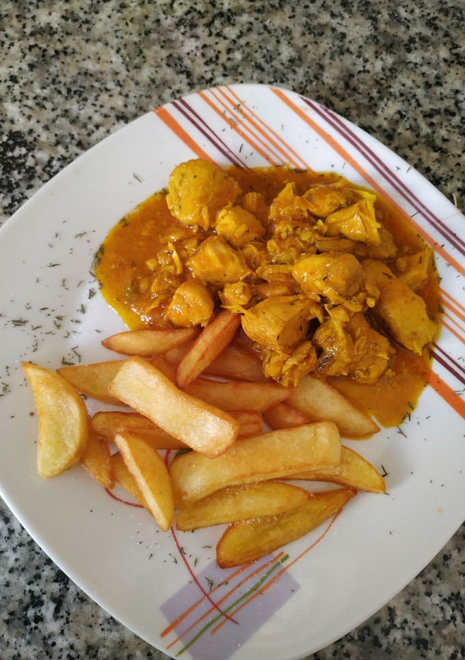 Una foto de Pollo en salsa