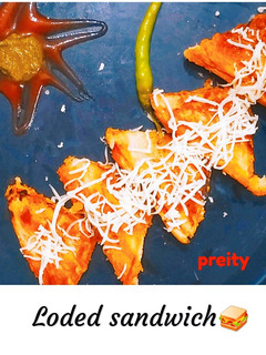 વેજ ચીઝ લોડેડ સેન્ડવિચ (Veg Cheese Sandwich Recipe In Gujarati) રેસીપી મુખ્ય ફોટો