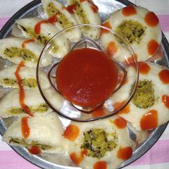 A picture of Stuffed idli.