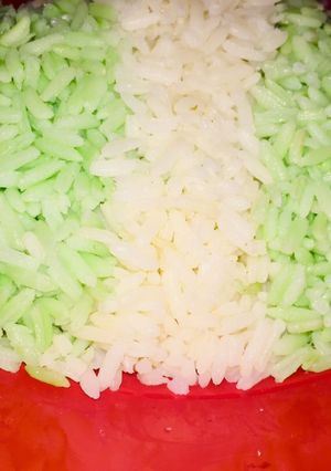 A picture of Green, white, green rice 🇳🇬.