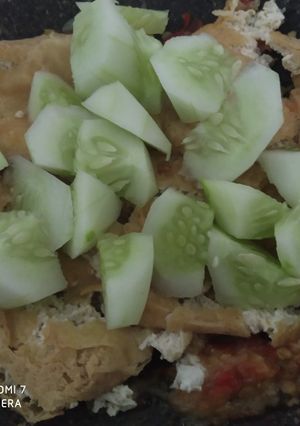 Foto resep Pecek Tahu bertabur Timun