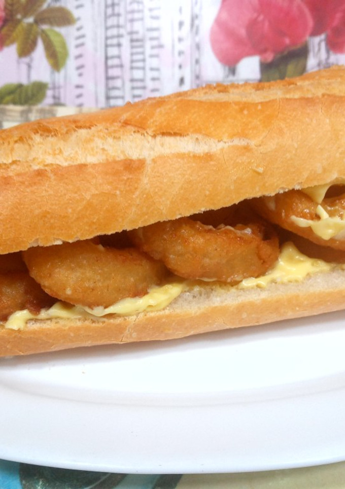 Una foto de Bocata de calamares con mahonesa casera
