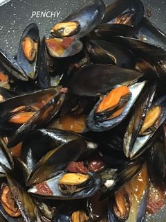Una foto de Mejillones picantes marineros al brandy