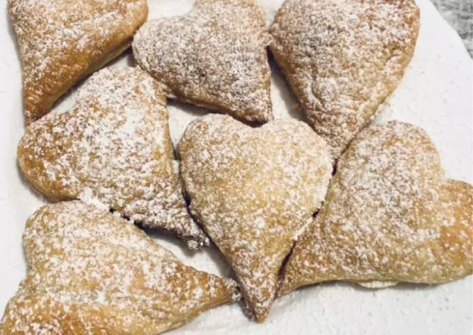 Cuori di pasta sfoglia ripieni di crema nocciola #carnevaleincucina