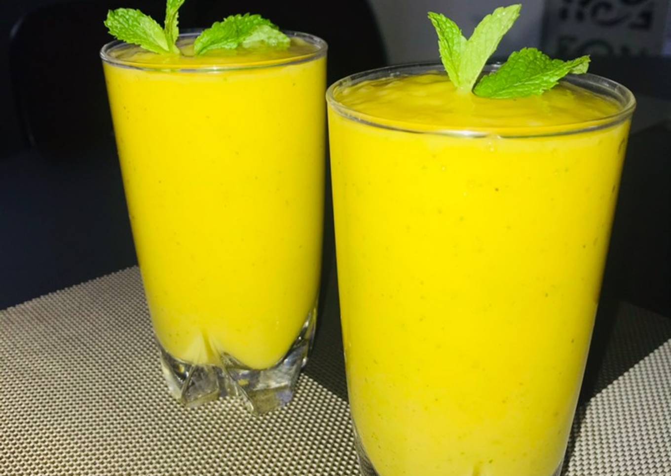 Mango, banana, apple and mint smoothie