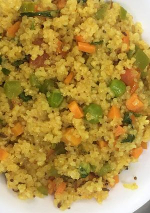 वेजिटेबल दलिया (Vegetable daliya recipe in Hindi) रेसिपी मुख्य फोटो