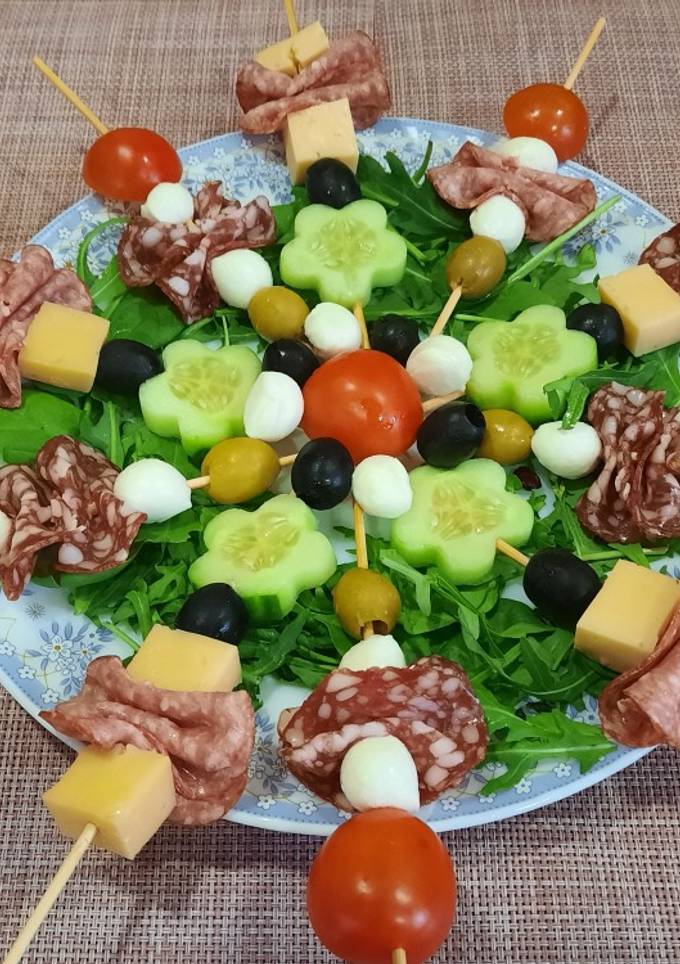 Міні-закусочка на шпажках