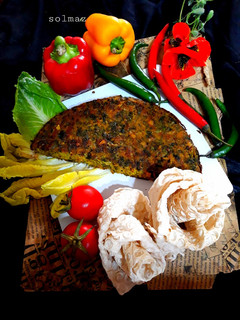 عکسی از دستور کوکوی برگ کرفس و گشنیز