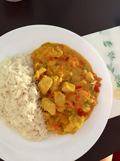 Una foto de Pollo al curry a mi manera