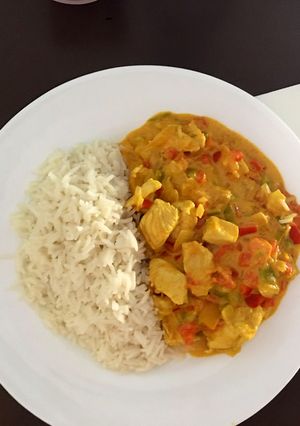 Una foto de Pollo al curry a mi manera