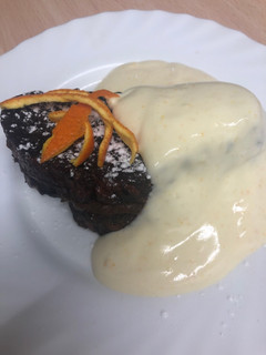Una foto de 145. Torrijas de chocolate con salsa de naranja (postre)