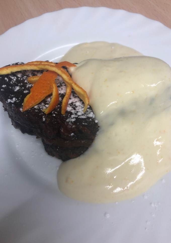 Una foto de 145. Torrijas de chocolate con salsa de naranja (postre)