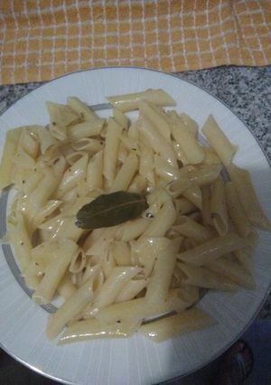 Una foto de Tallarín con ajo y mantequilla!