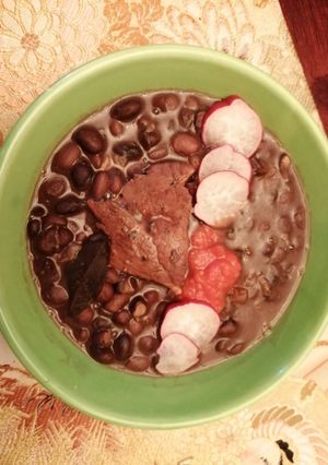 Una foto de Frijol con puerco a mi estilo