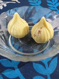मोदक पेड़ा(modak peda recipe in hindi) रेसिपी मुख्य फोटो