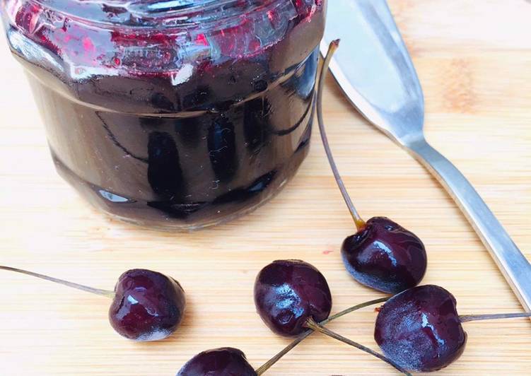 How to Prepare Speedy Cherry Jam