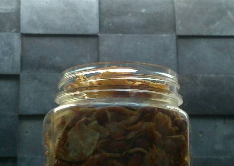 Cara Memasak Teri kacang keripik kentang pedas yang Lezat