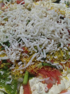 ચિઝી ચટપટા મસાલા પાપડ (Cheese Masala papad Recipe in Gujarati) રેસીપી મુખ્ય ફોટો