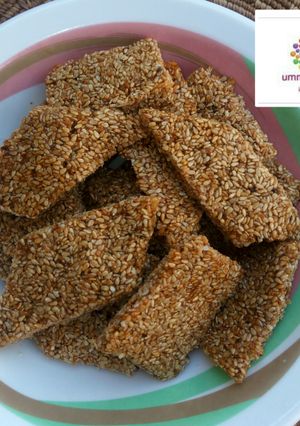 A picture of Sesame seeds candy.