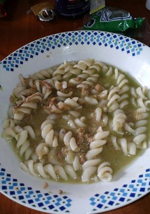 Una foto de Tornillitos en crema de arvejas