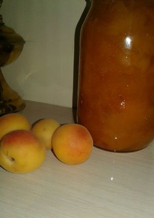 عکسی از دستور مربای زردآلو