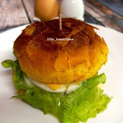 A picture of Microwaved Egg Poach on Sweet Bread.