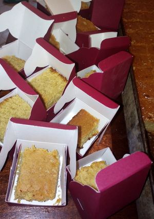 A picture of Cherry giftcakes.