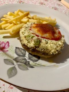 Juhtúróval töltött gomba recept fotója