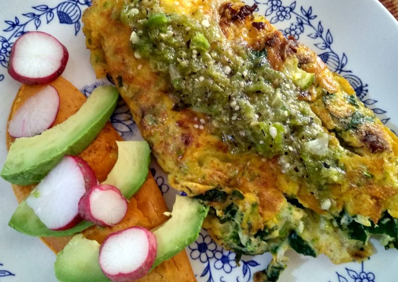 Torta de huevo con calabaza, espinaca y brócoli.