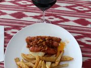 Una foto de salchicha con chiles