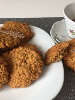 Mézes-zabpelyhes keksz recept fotója