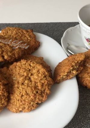 Mézes-zabpelyhes keksz recept fotója