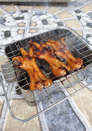 Hình của món Chân gà nướng ngũ vị.