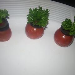 A picture of Charry tomato garnish.