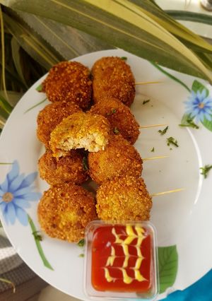 A picture of Chicken nuggets.