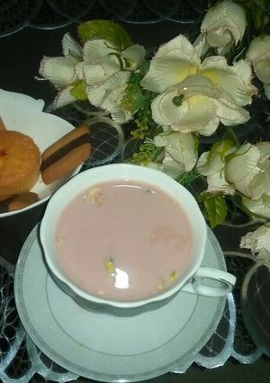 A picture of Kashmiri chai☕.
