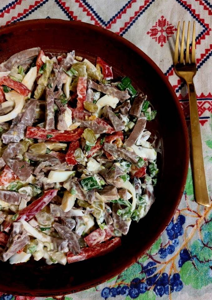 Салат з серця свинячого з квашеними огірками